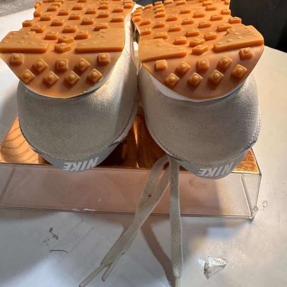 Nike Women's Athletic Shoes in Cream and Gray CK2351-101 - Picture 9 of 11